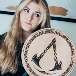 Assassin's Creed - Valhalla Logo Snijplank Beuken