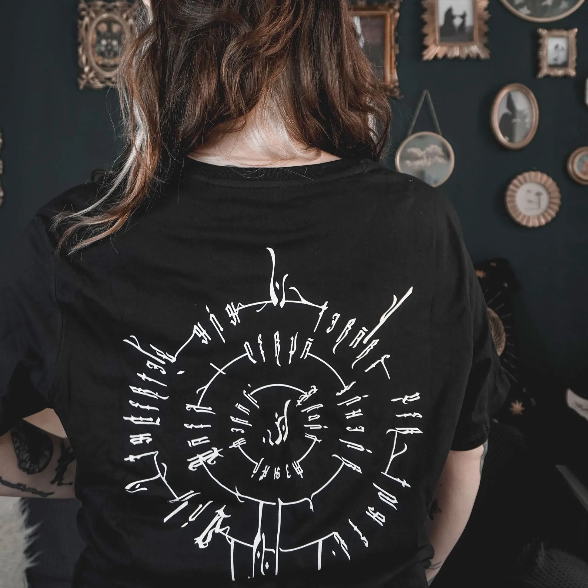 Astarion Approves T-Shirt voor Baldur's Gate Fans