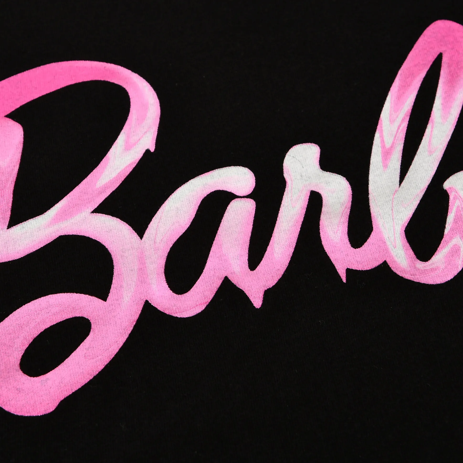Barbie - Gesmolten Logo T-Shirt zwart