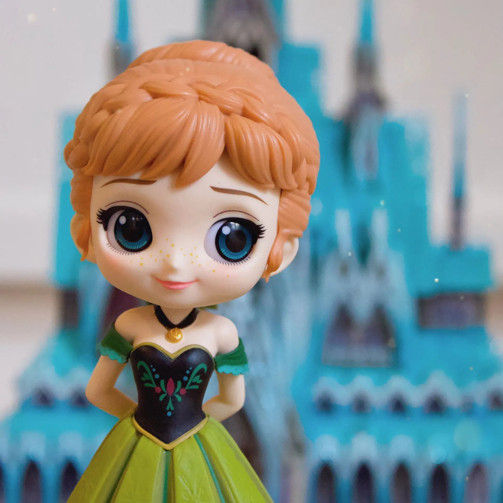 Frozen - Anna Kroningsstijl Q Posket Figuur 14 cm