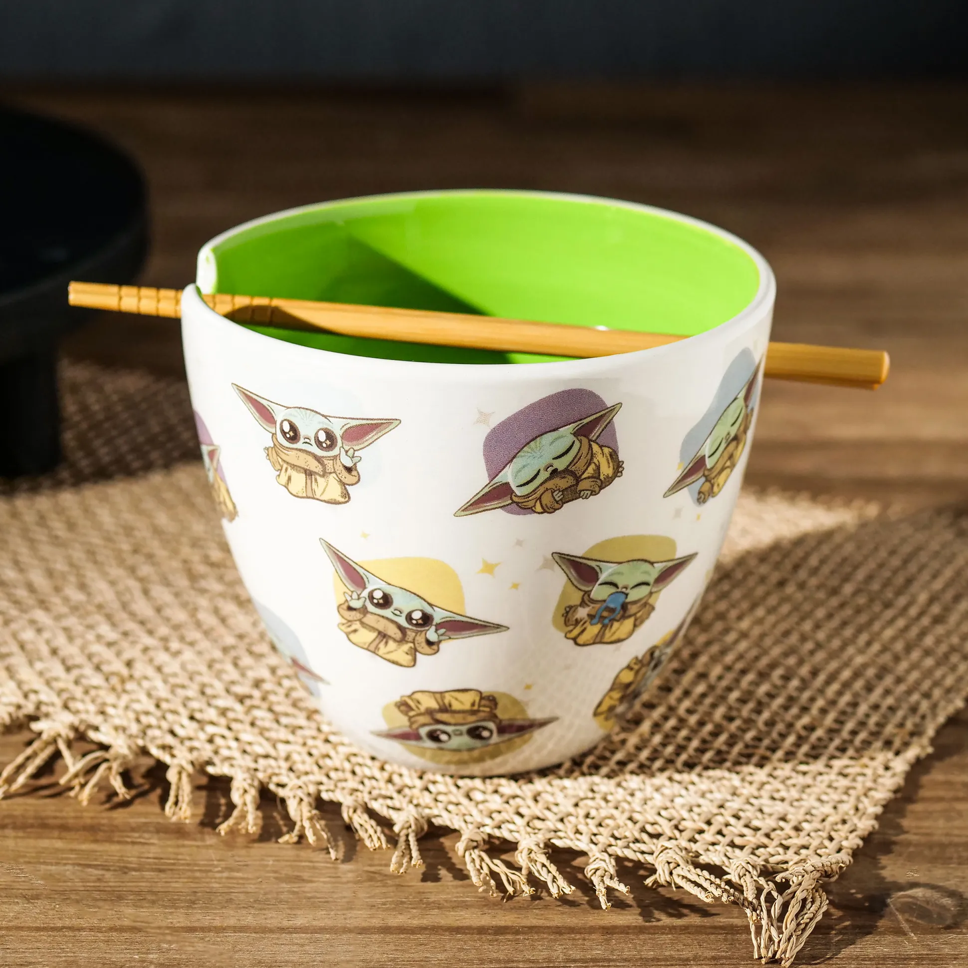 Grogu Ramenkom met Eetstokjes - Star Wars The Mandalorian