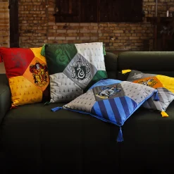 Harry Potter - Huffelpuf kussen met kwasten deluxe