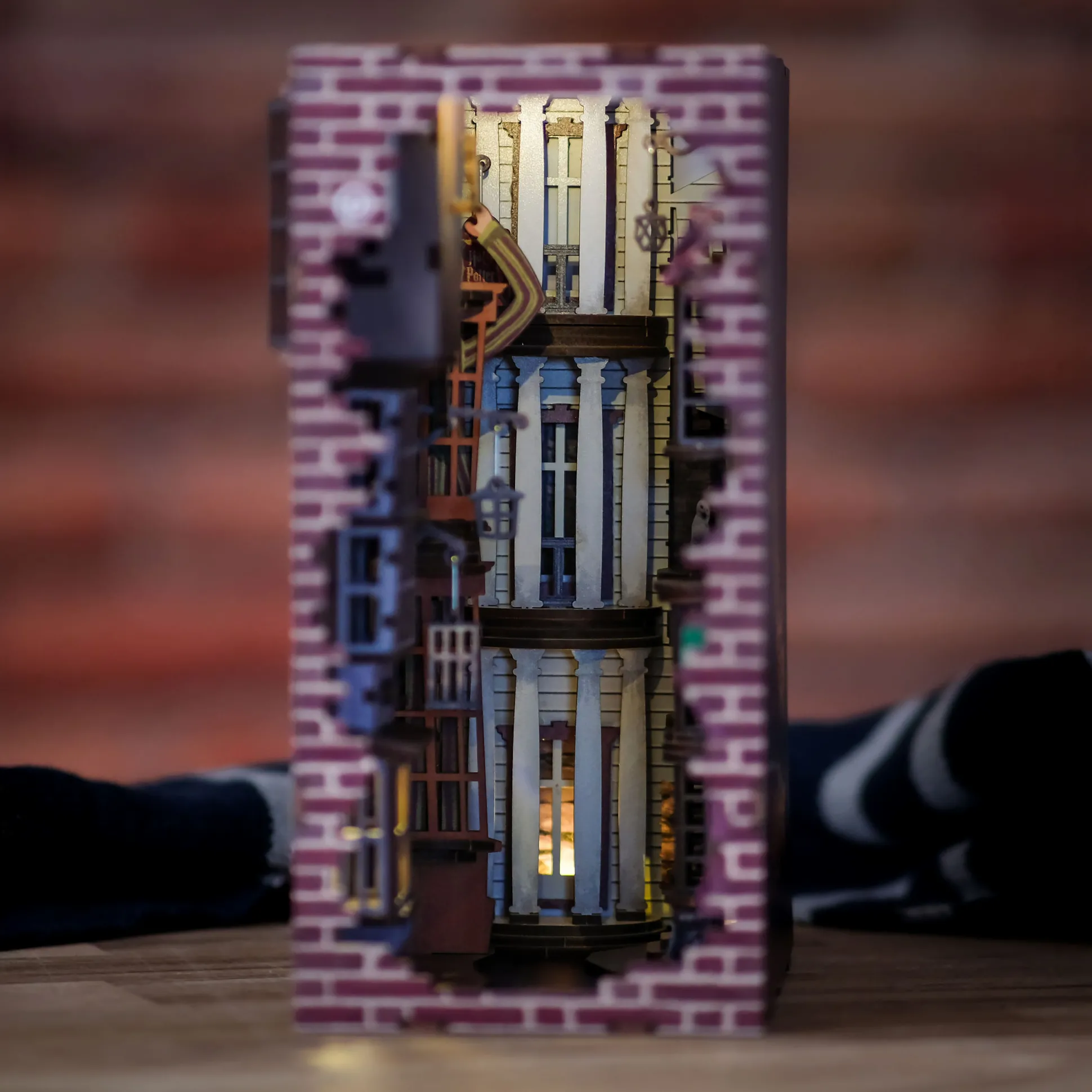 Harry Potter - Wegisweg Book Nook Modelbouwset Hout