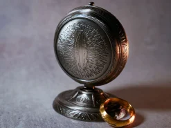 Heer der Ringen - De ene Ring in Sieraden Display