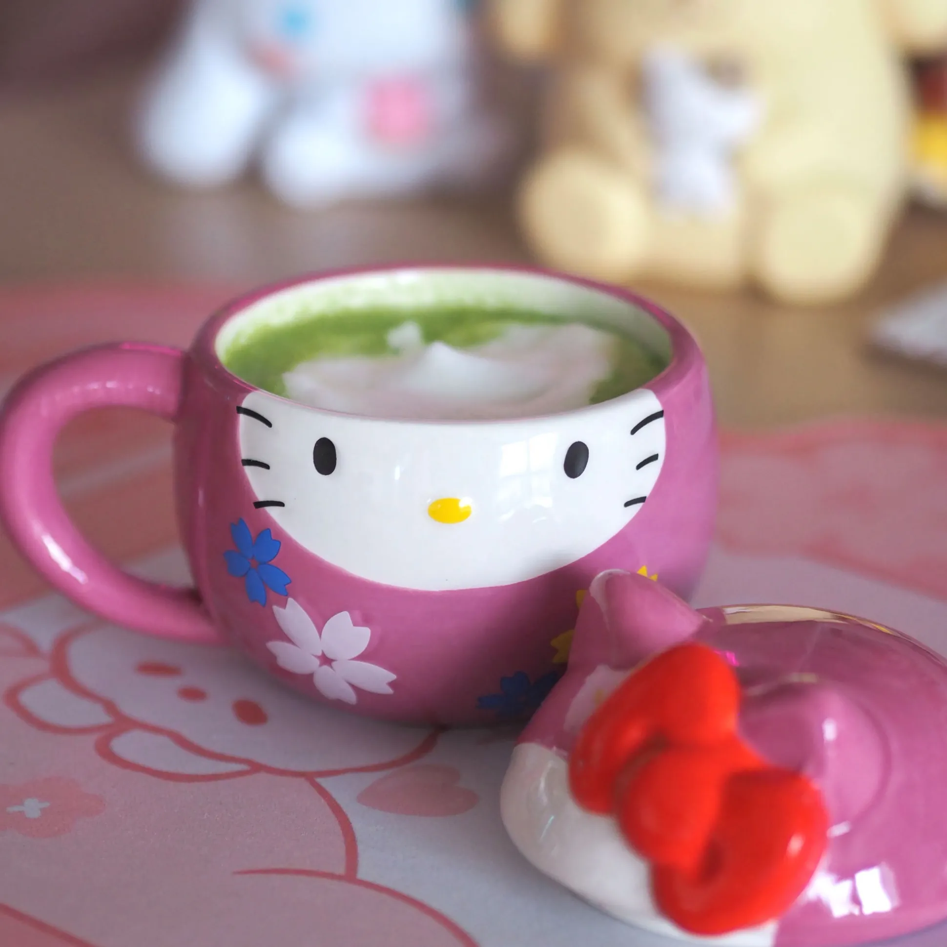 Hello Kitty - Daruma 3D Mok met Deksel