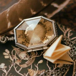 Het medaillon uit de grot