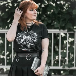 Junji Ito - Kruipend T-shirt zwart