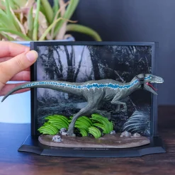 Jurassic Park - Blauwe Velociraptor Diorama Figuur