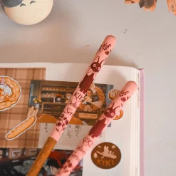Kiki's Vliegende Koeriersdienst - Jiji eetstokjes roze