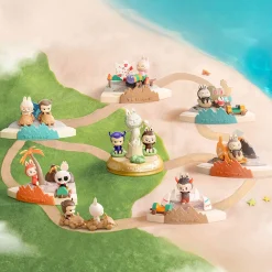 Labubu - The Monsters playing Games Serie POP MART Mystery Figurine