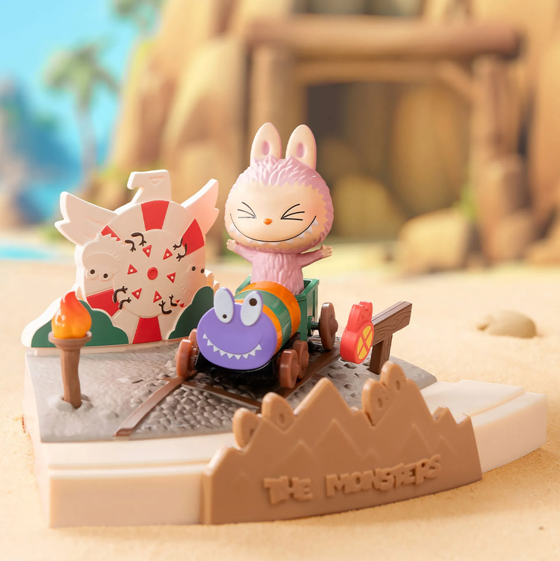 Labubu - The Monsters playing Games Serie POP MART Mystery Figurine