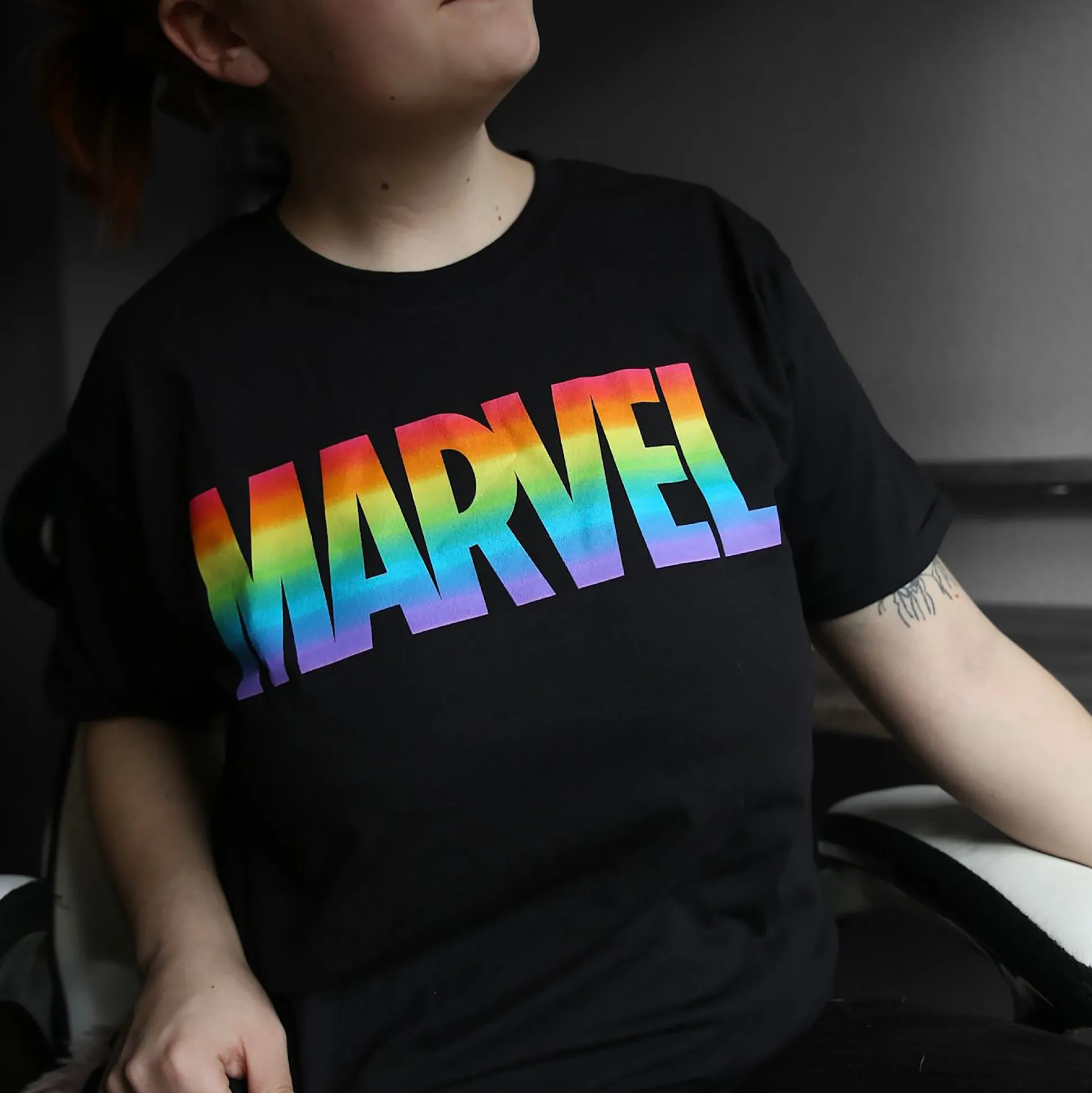 Marvel - Rainbow Pride Logo T-Shirt Zwart