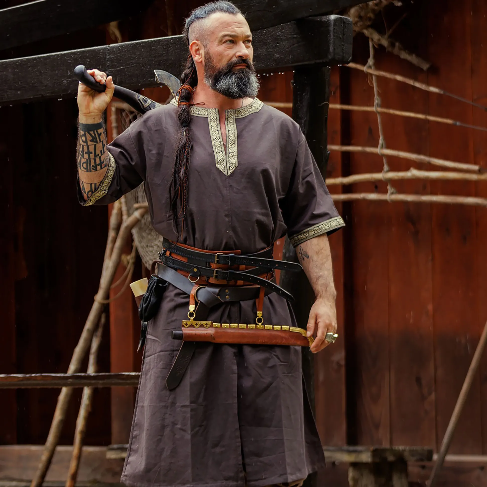 Middeleeuwse tuniek Richard korte mouw bruin