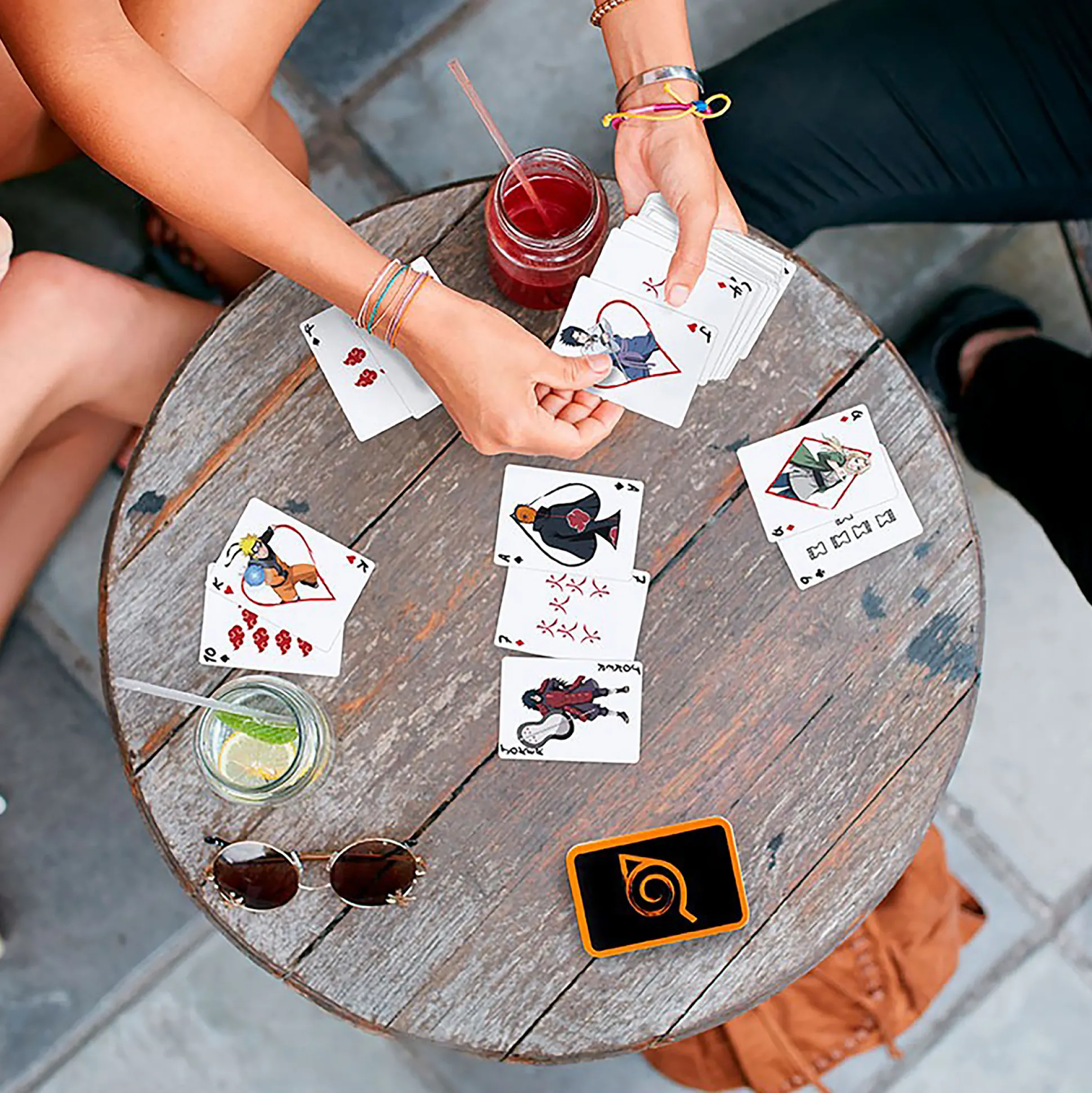 Naruto Shippuden - Konoha Symbool Speelkaarten in Metalen Doos