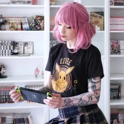 Pokemon - Eevee College T-Shirt Zwart