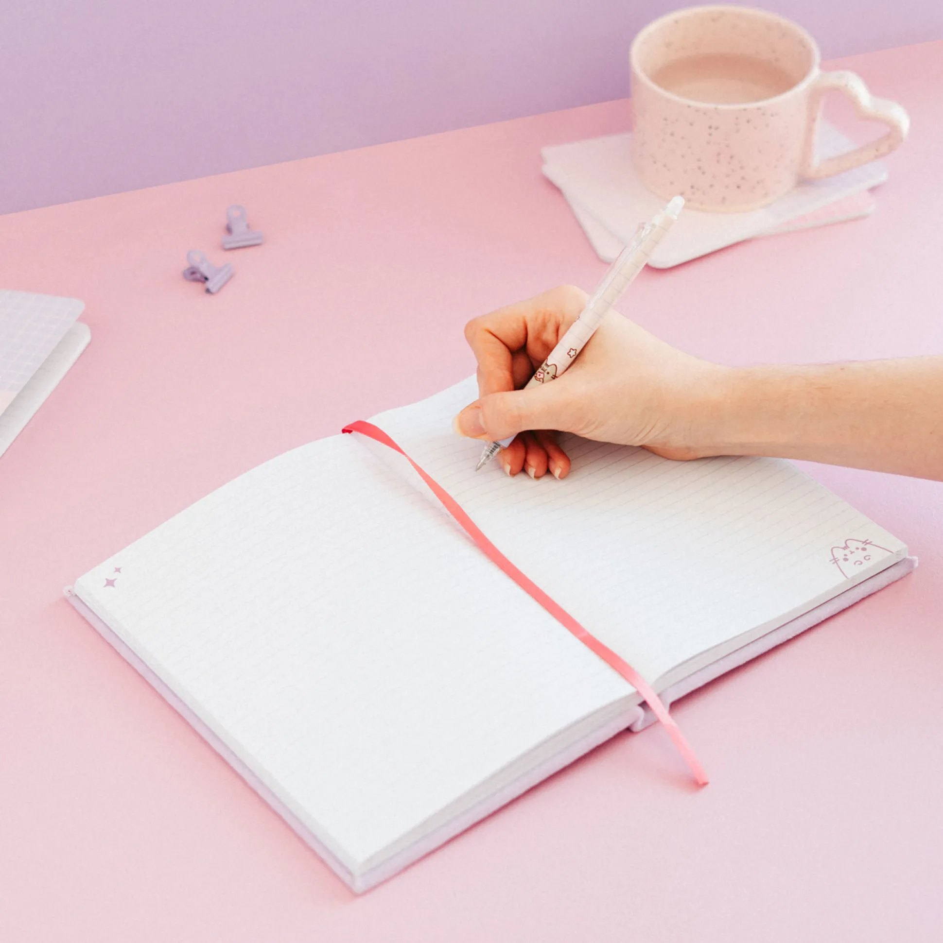 Pusheen - Moments Pluche Notitieboek