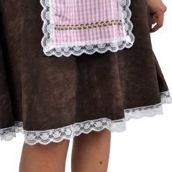 Resi Dirndl, Traditioneel kostuum met kant