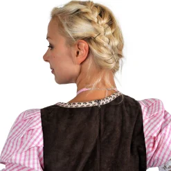 Resi Dirndl, Traditioneel kostuum met kant