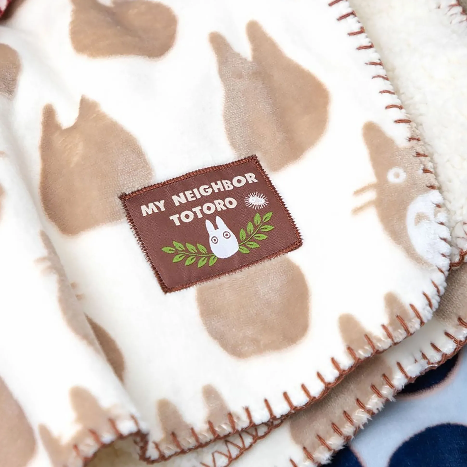 Totoro - Silhouet knuffeldeken met teddyvoering