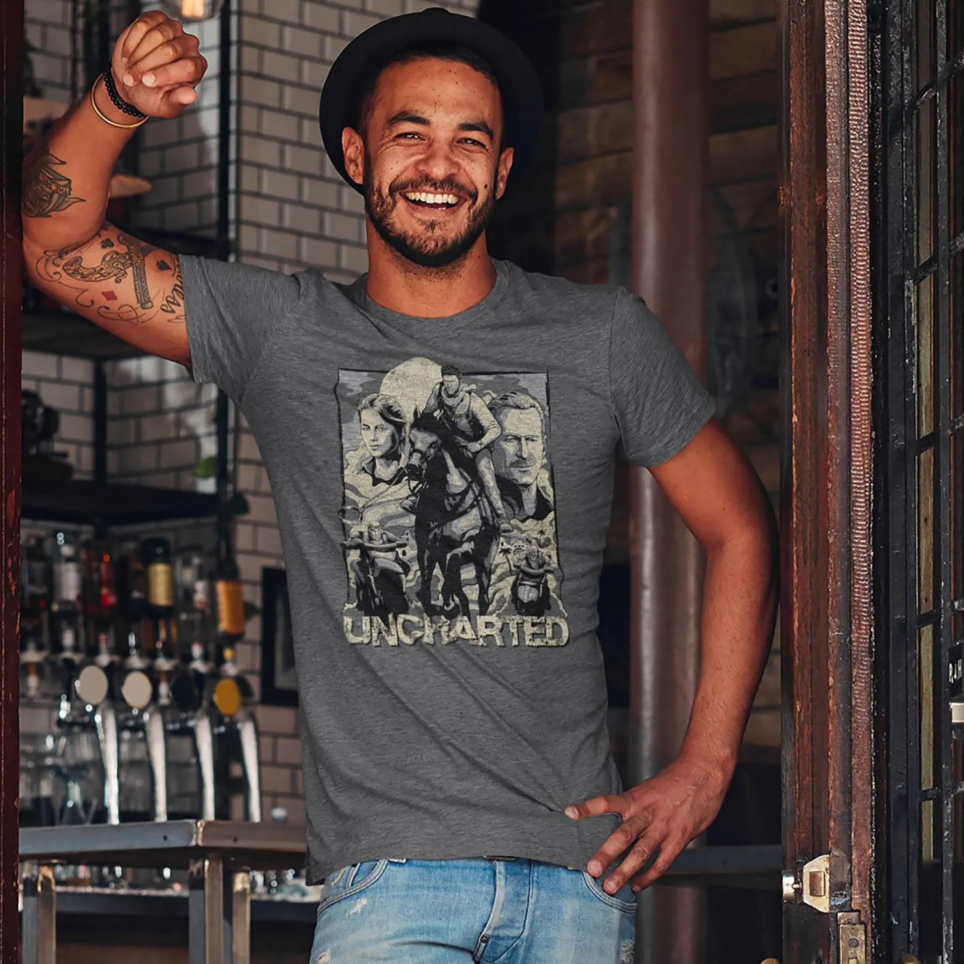 Uncharted - Cover Page T-Shirt grijs