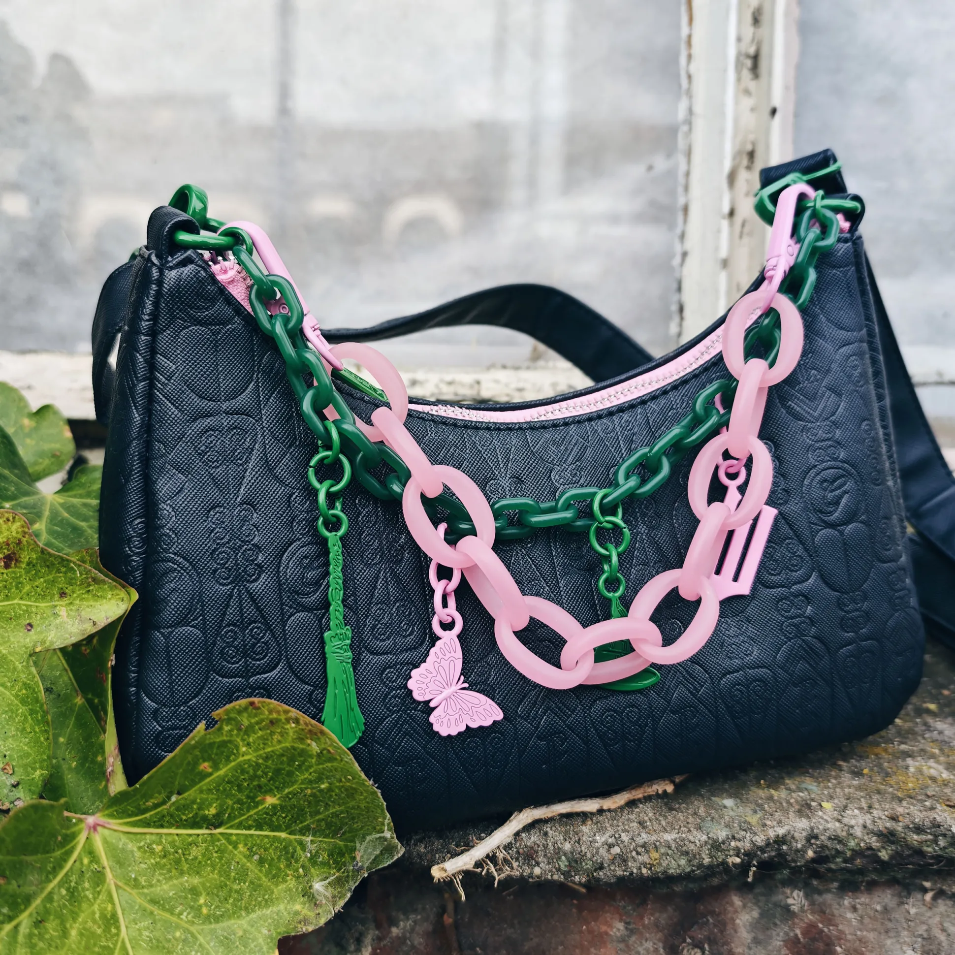 Wicked - Crossbodytas met charms